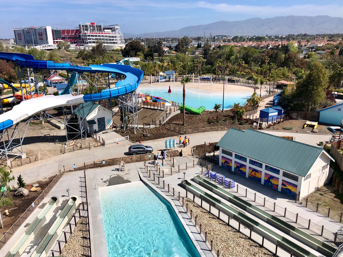 DannyMessinger's tweet image. The views from the top of our new waterslide tower? 10/10 🤩
