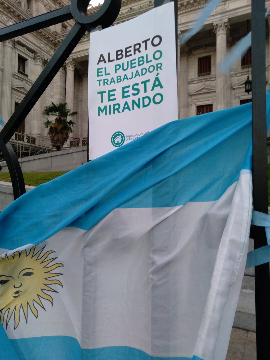 Las familias de #HipotecadosUVA vamos a resistir unidos las #EjecucionesUVA

<a href="/alferdez/">Alberto Fernández</a> <a href="/CFKArgentina/">Cristina Kirchner</a> <a href="/jorgeferraresi/">Jorge Ferraresi</a> <a href="/Martin_M_Guzman/">Martín Guzmán</a> <a href="/KulfasM/">Matías Kulfas</a> <a href="/SergioMassa/">Sergio Massa</a> @SantiCafiero <a href="/BCRAusuarios/">BCRA Usuarios</a> <a href="/juanenriqueUBA/">Juan Enrique</a>