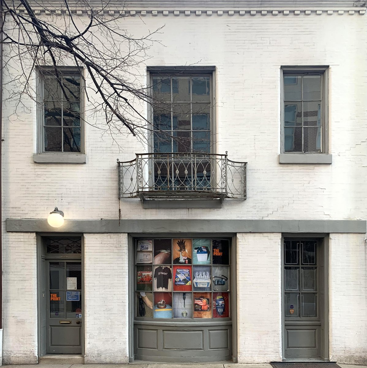 ThePrintCenter's tweet image. CHECK IT OUT! April Windows on Latimer - “Dawn Kim: Fourteen Freedoms.”

Head down Latimer Street and tag #WindowsOnLatimer to share your experience.

More about the installation: printcenter.org/100/windows-on…

#ThePrintCenter #phlarts #WindowsOnLatimer #FourFreedoms #FourteenFreedoms