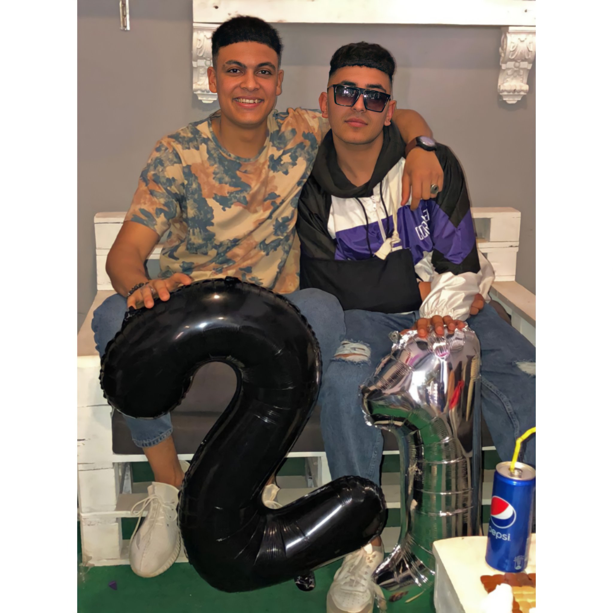 Happy birthday y Fif ,7pet akon a5r wa7d y2olk kol sana w nta Typ Y Bro.    