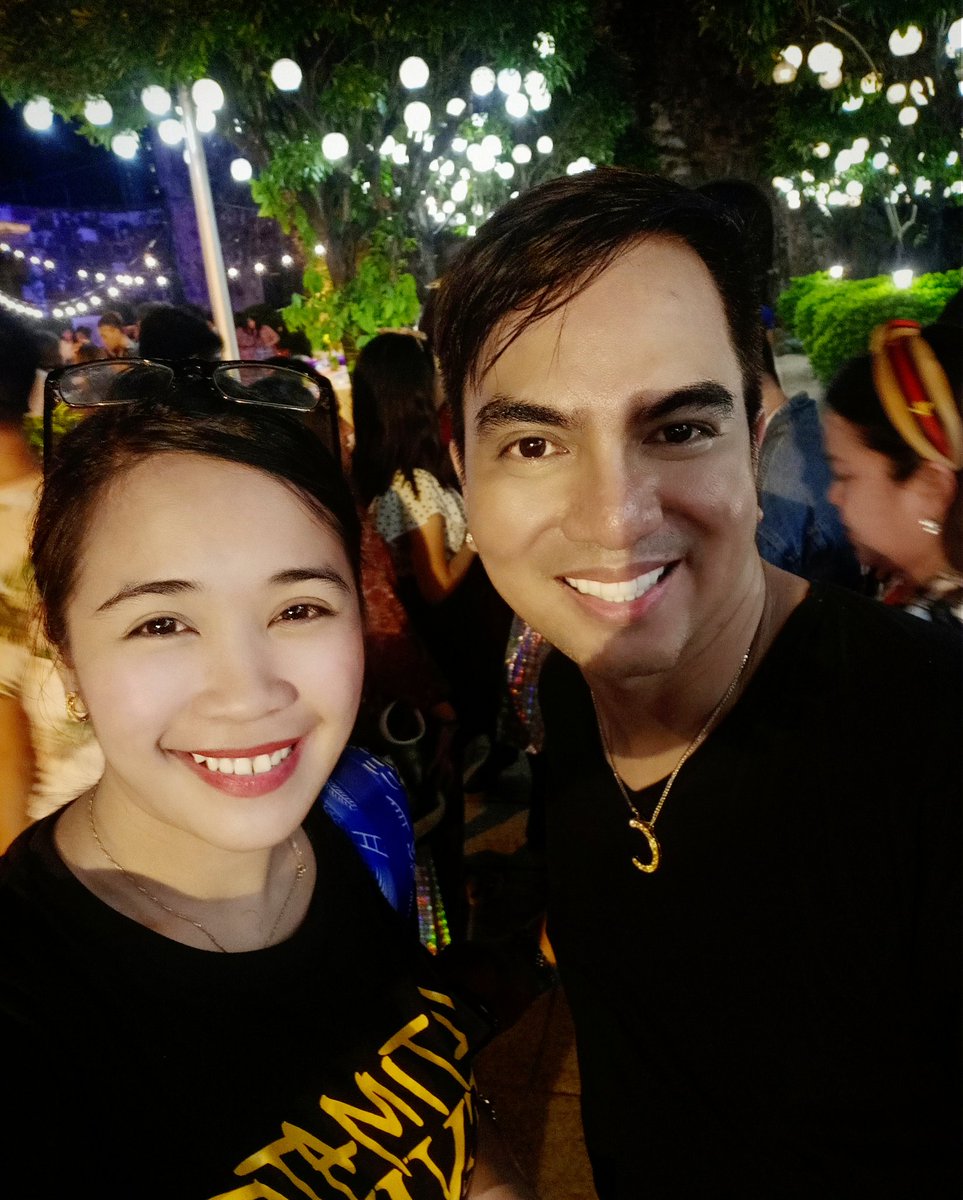 Minalicious4's tweet photo. To the most inspirational person to me, who taught me to live, love and to give.. Happy and BLESSED birthday, Dr. Carl Balita!!! Wishing you the most important things in life; Health, Love, Peace and HAPPINESS!

Happy Birthday Daddy Eagle!!!

#HappyBirthdayDrCarlBalita https://t.co/I5Bn64Bnfe