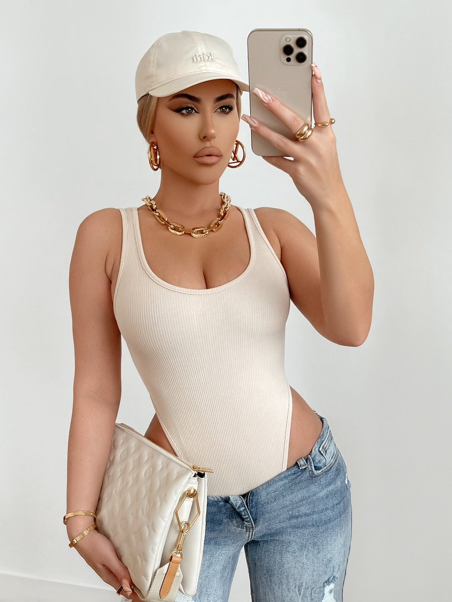 amrezy's tweet photo. put a little love on me ♡ https://t.co/UGKxfoN0gp