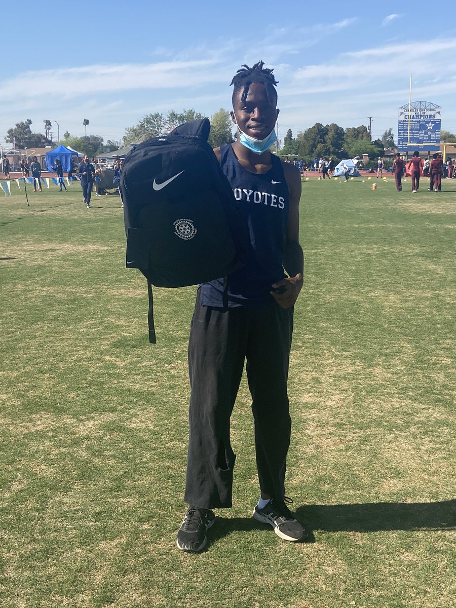 CeHSYbarra's tweet image. Dom Brister, Chandler Invitational 100m champion. 10.58