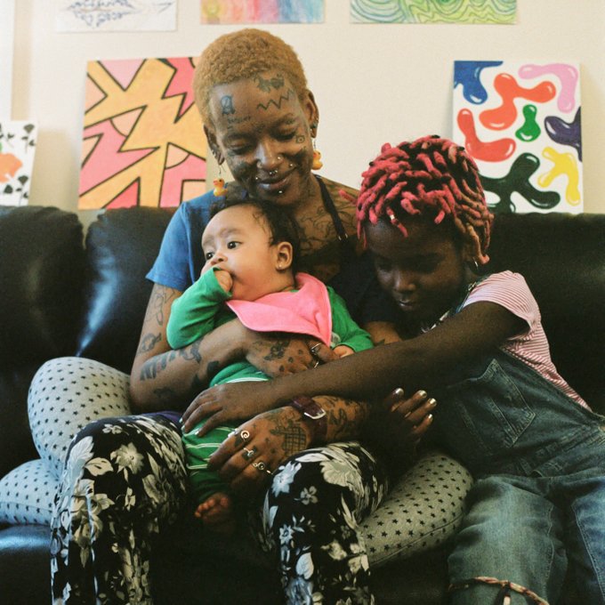 Watch Facebook's leaked NSFW photo on TwXstars