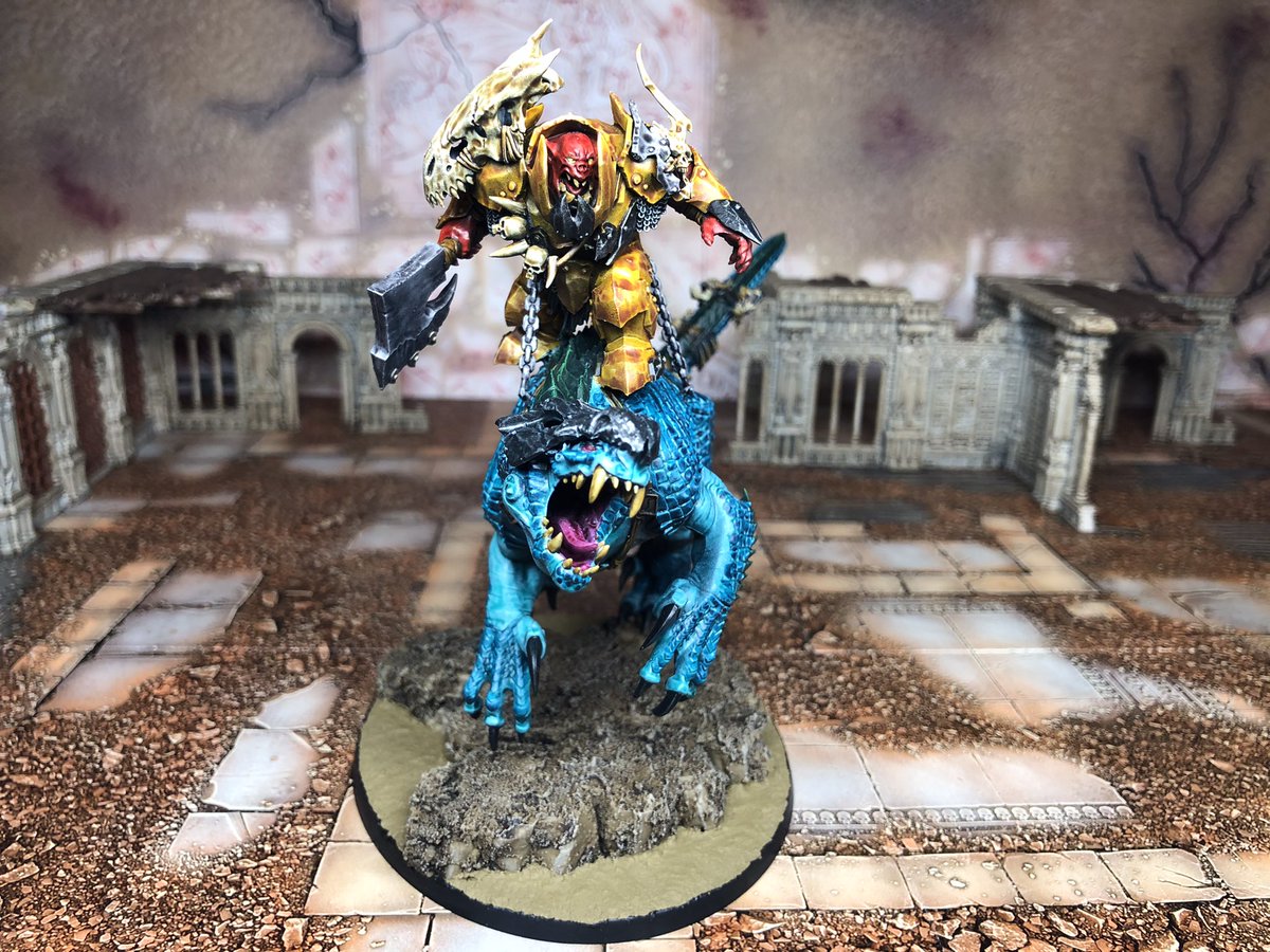 MiraWoofWoof's tweet photo. @WarComTeam “It’s one of dem flashy gits wit a big un sword... think I take Da sword for meself... HERE WE GO HERE WE GO HERE WE GO!!! #WarhammerCommunity #PaintingWarhammer https://t.co/D6UPVpkzdW