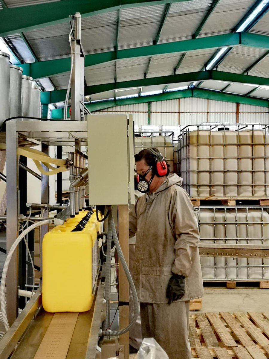 Pimo_2000's tweet photo. El #ParqueIndustrial @Pimo_2000 recibe a una nueva empresa del sector #agroindustrial, con una #inversión privada de 19.6 MDP, generando nuevos #empleos en la región de los #VallesCentrales #GIO
#Oaxaca sigue #Creciendo ✅👷🏽‍♀️👷🏽‍♂️🏭 https://t.co/xltPgMJBFp