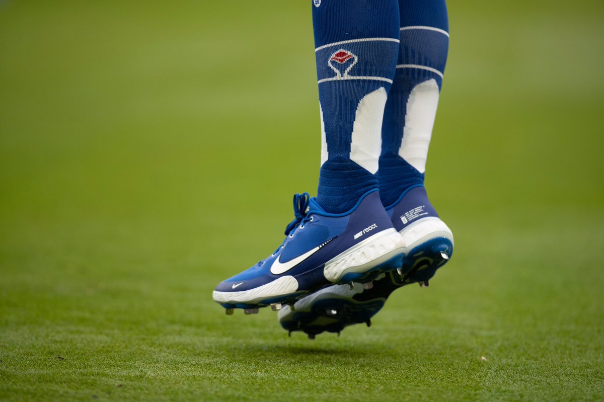 Braves's tweet image. These unis 🔥🔥🔥