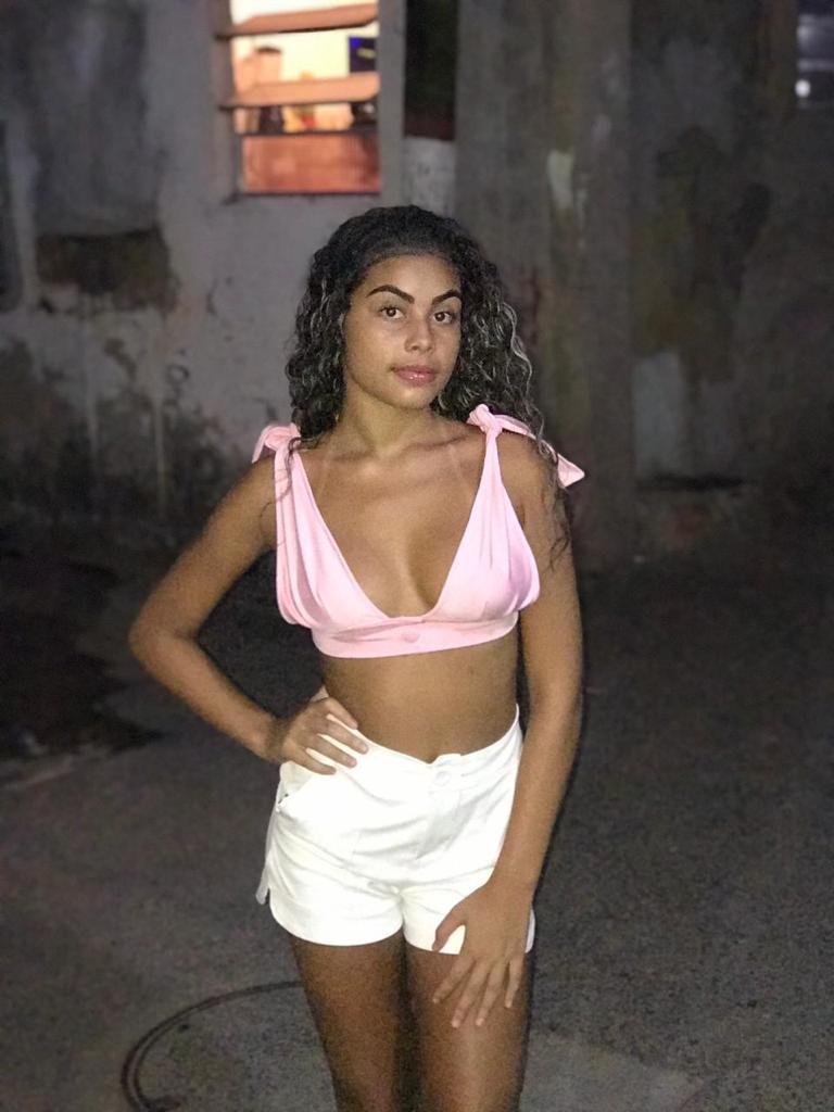 gabizinha3322's tweet photo. 🤤💖 https://t.co/2rToURB3gD