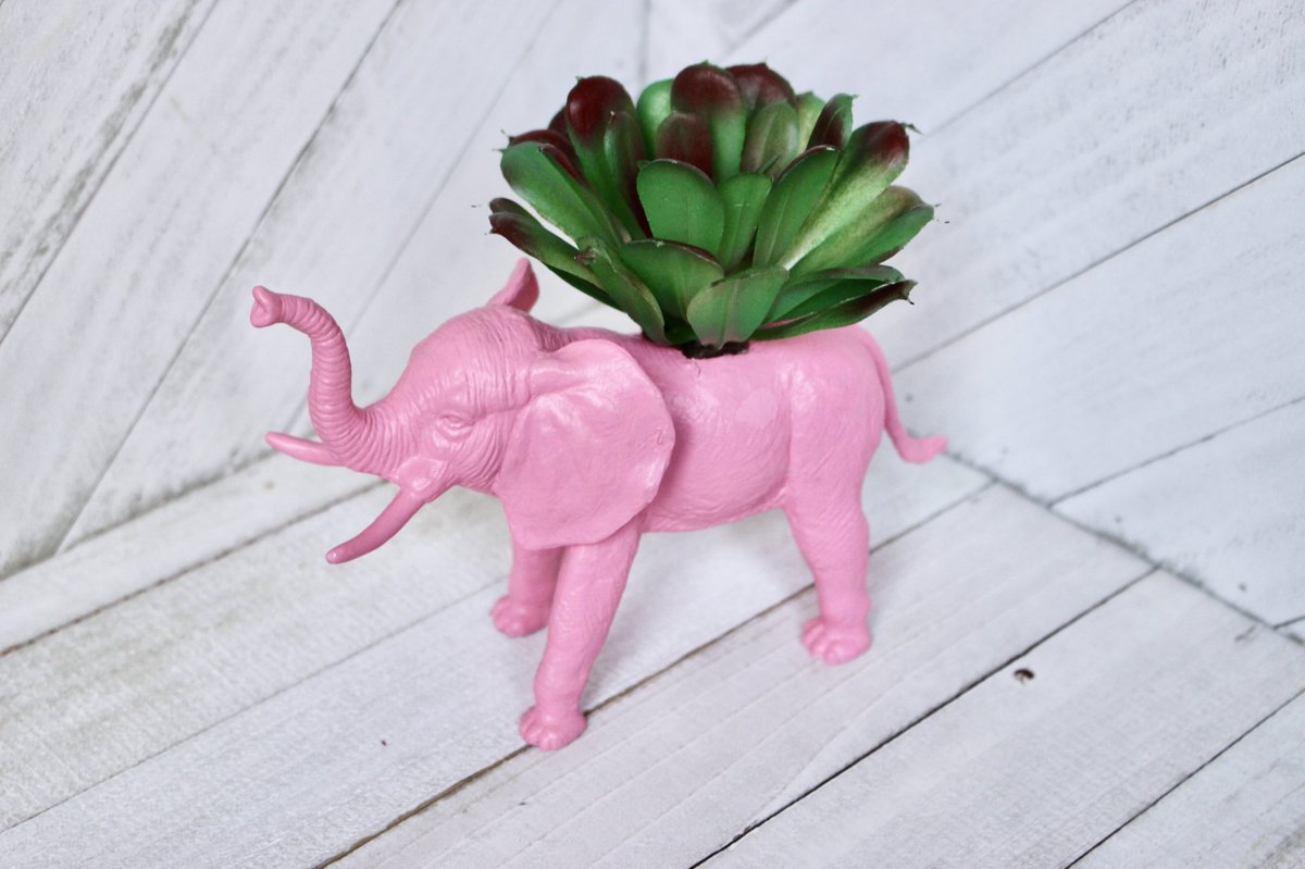 RepurposedT's tweet image. Check out this cute elephant succulent planters! Fake succulent included. These make great gifts or desk accessories. etsy.com/listing/982462… #elephants #planters #gifts #handmade #smallbusiness #pink #deskplant #homedecor #plant #succulent #fakeplants #animal