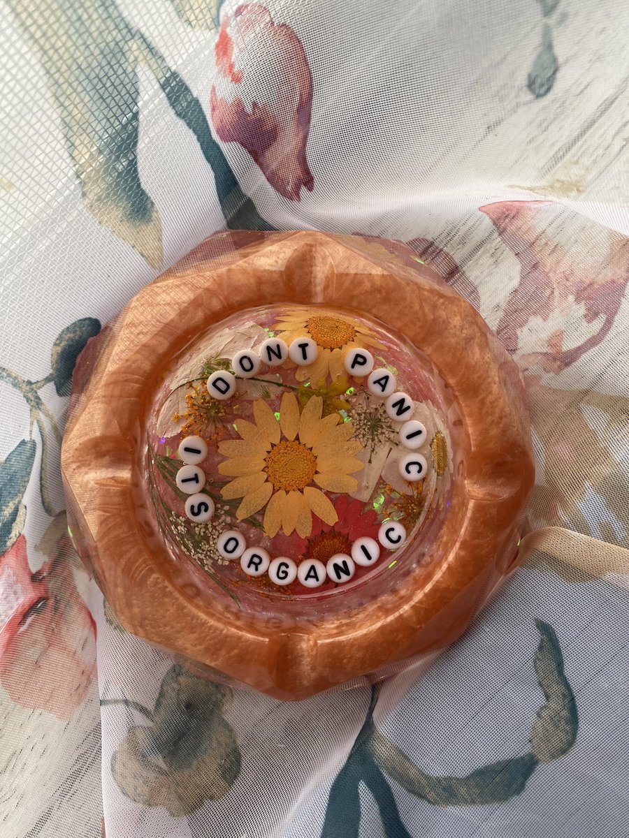 logananhorn's tweet image. 🌱DON’T PANIC- it’s organic ASHTRAY/ coaster 🌱

This can be your next ashtray (be gentle if using this way), coaster or mini catch all tray! ✨

ONE OF A KIND!

Link below to order! 🧡

customizedbylogan.squarespace.com/shop