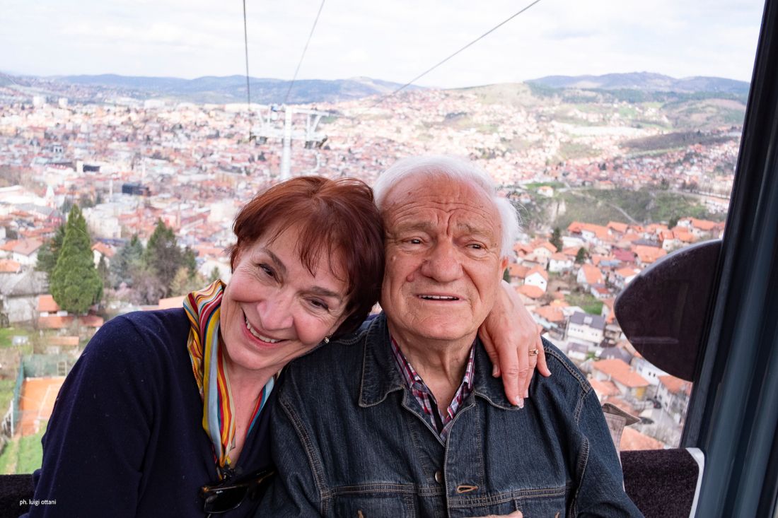 BalcaniCaucaso's tweet photo. Rispetto, affetto e cordoglio, per ricordare Jovan #Divjak morto l'8 aprile a 84 anni. Un uomo che, per la sua scelta di difendere #Sarajevo durante l'assedio, è diventato simbolo della resistenza alla distruzione della #Bosnia Erzegovina multietnica https://t.co/e2uk6MnbZq https://t.co/QAqIZh9LHA