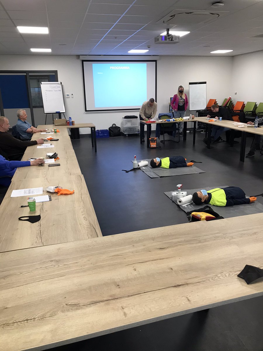 ABCLogistics's tweet image. #EHBO cursus voor @ABCLogistics chauffeurs door @mlservice2008 @NCode95