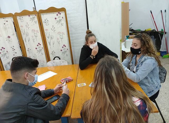 Coneixes l’Espai Jove de Son Roca???