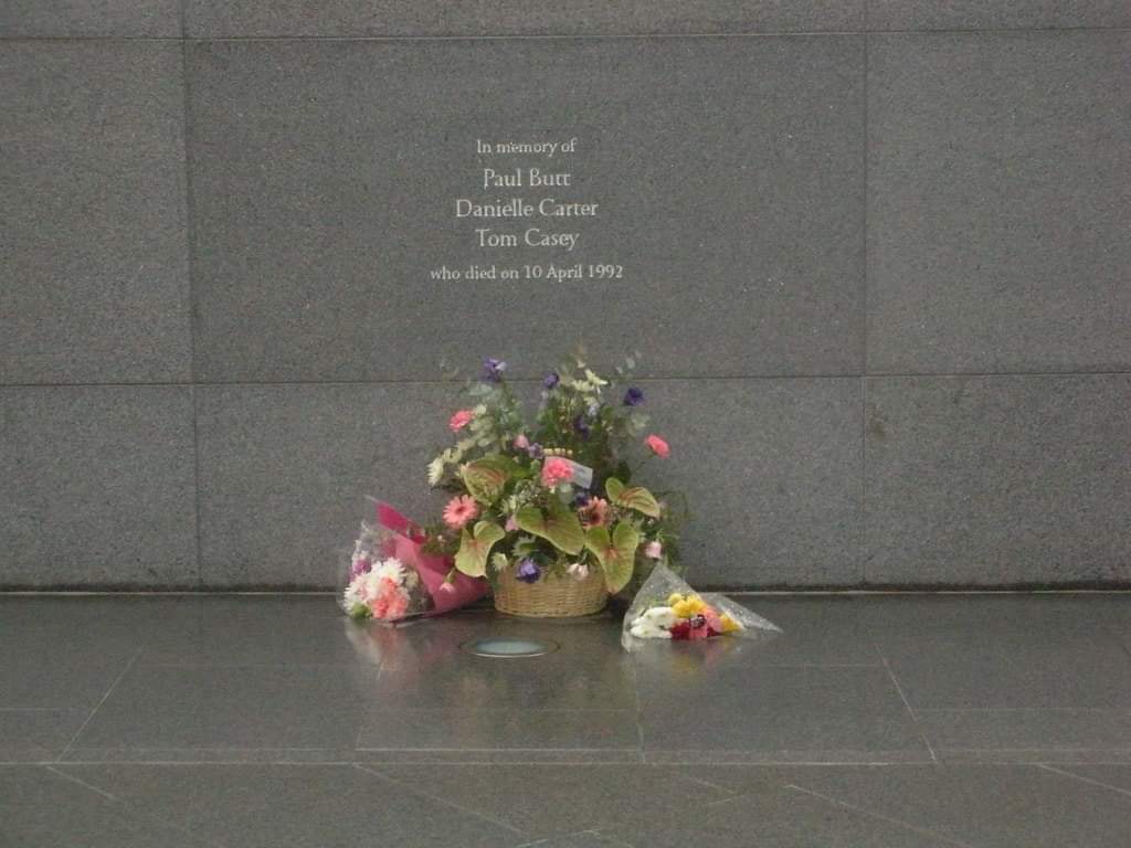 KeyserSosse's tweet photo. Remembering 

Paul Butt, aged 29
Thomas Casey, aged 49
Danielle Carter, aged 15

Killed on this day in 1992, when the Provisional IRA bombed The Baltic Exchange in London.

Lest we ever Forget these innocent people murdered by cowards, and the 91 innocent people injured 🙏 https://t.co/QWju4bjmJl