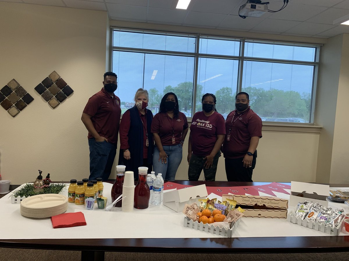 Treated our ⁦<a href="/rohighschool/">Red Oak High School</a>⁩ Assistant/Associate Principals to some breakfast today! We appreciate all they do for our students! #HappyAPWeek 🎉
