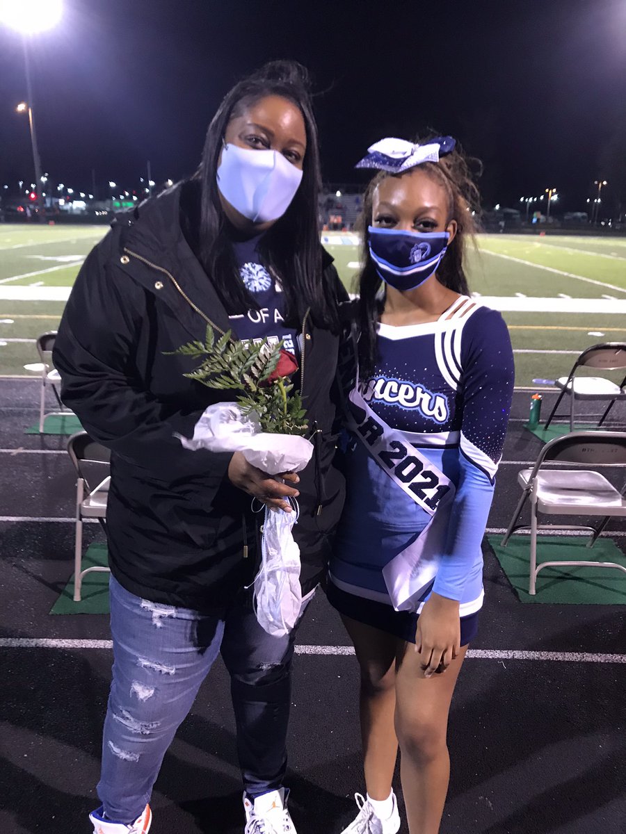 BTHSEastLancers's tweet photo. Senior Amaya Fulton
@BthsFBCheer #Classof2021 https://t.co/Vn0llZIAny
