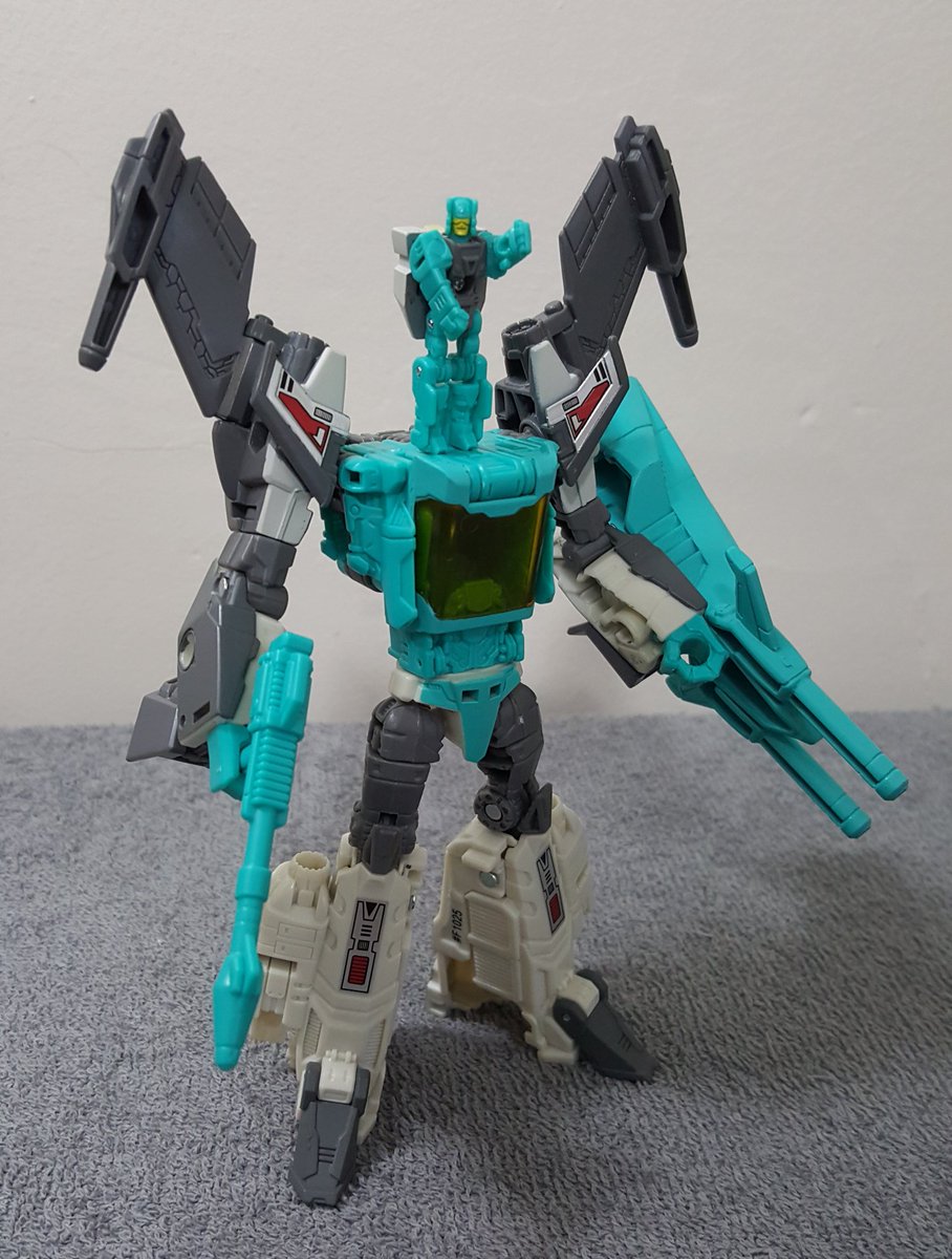 Goodfella7817's tweet photo. Brainstorm #transformers #Walmart #headmasters #reissue #brainstorm #arcana #cybertron #autobot https://t.co/8dHojx9TDk