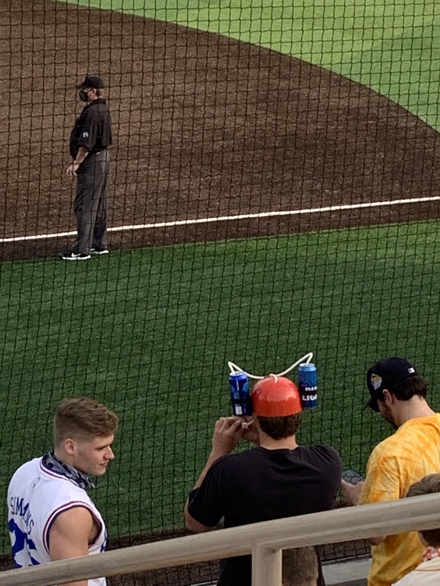 michellepalk's tweet photo. Fun sitting behind @VolCreatures tonight for @Vol_Baseball victory over the Gators! https://t.co/mwvhsJW0GC