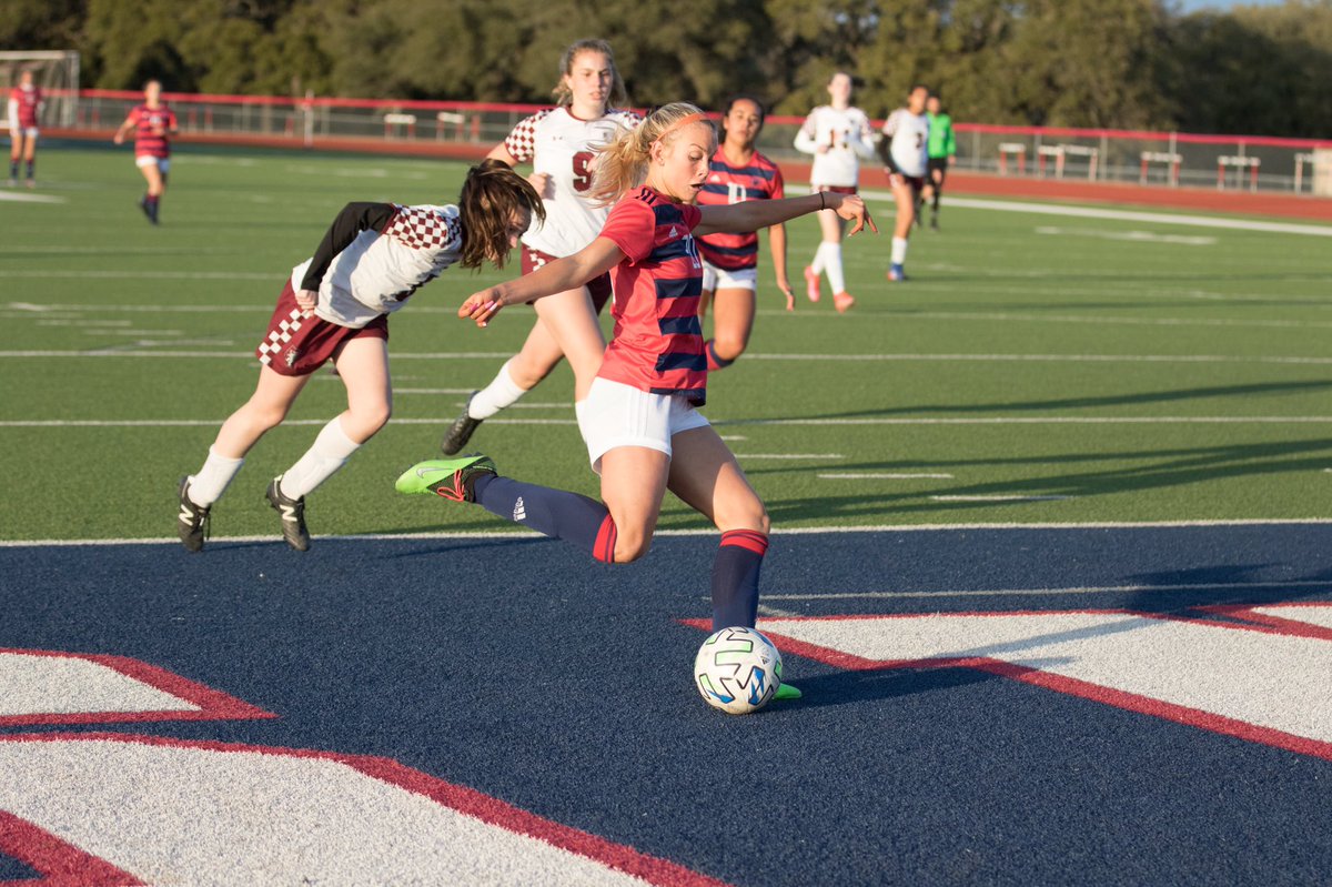 hollyharwood__'s tweet photo. Thank you wimberley for the past 4 years of highschool soccer. These teammates have truly been the best.The constant support and love from every player,coach,and parent is truly special. This is the definition of family. #20 out.#ForeverTexanPride https://t.co/ow4v0HSAsF