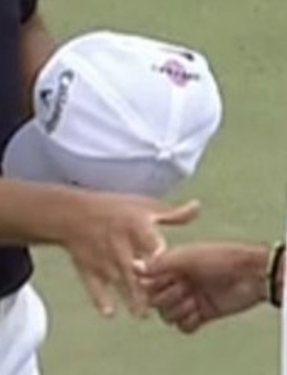 KylePorterNS's tweet image. Spieth is about to win his second Masters, and all I could think about tonight was this. I cry-laugh every time I see it.