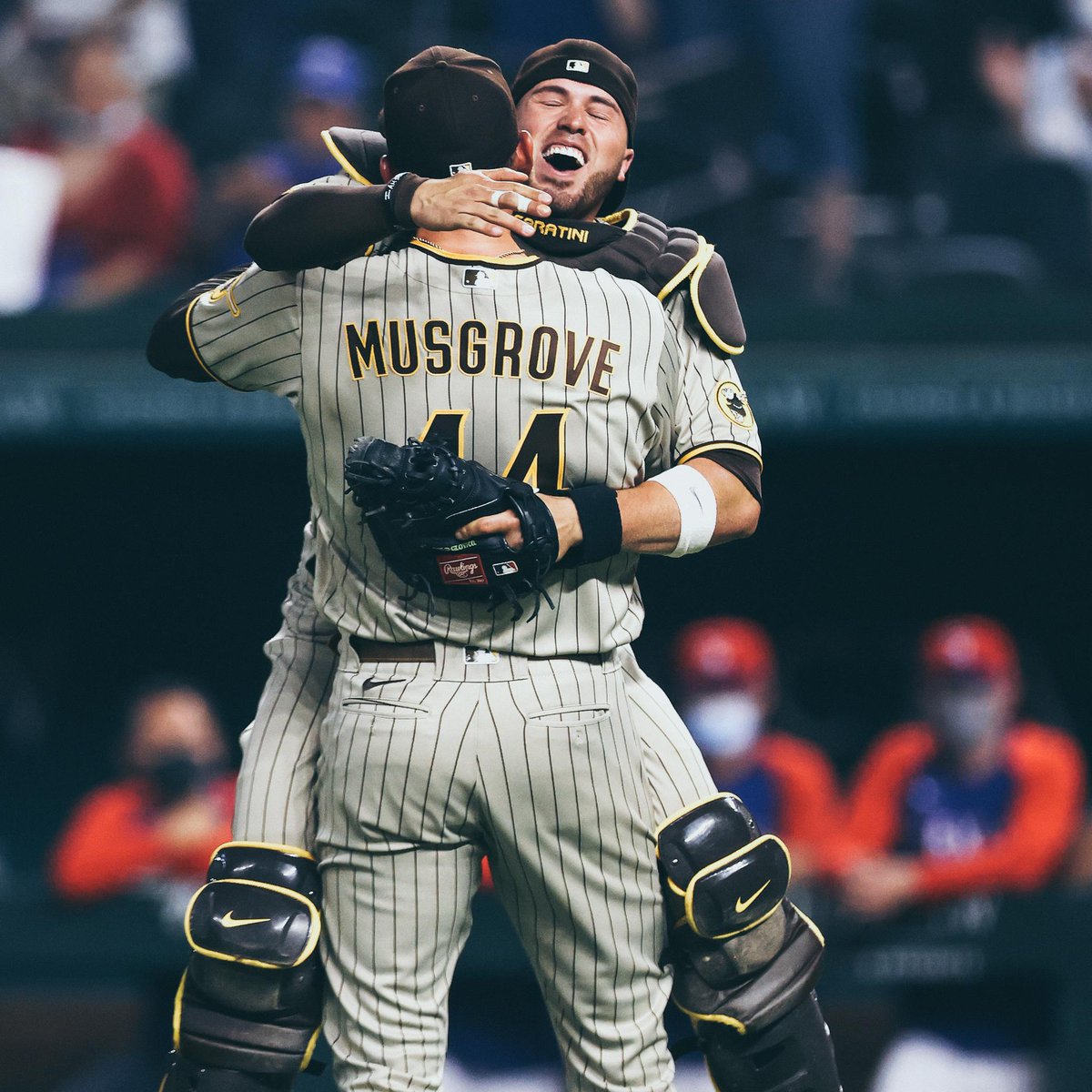 mlbespanol's tweet photo. El último No-Hitter del 2020 y el primero del 2021... ¿qué tienen en común? El receptor: @VictorCaratini. https://t.co/b0ykkeavaq