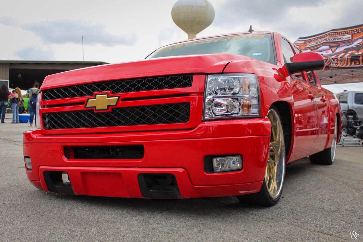 jimenez10inc's tweet photo. Front End Friday
Follow: @jimenez10inc
#trokiando #trucking #crewcab #chevysstruck #GMC #chevroletsilverado #GM #chevroletperformance #singlecab #singlecab #v8 #redtrucks #vortec #vortecmax #truckin #truckinaround #truckinglife #dropped #mexico #USA #Chevrolet https://t.co/3Np6pxgpwb