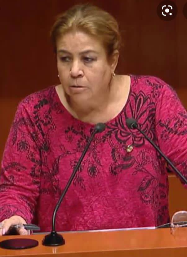 CarlosTorresF_'s tweet photo. La senadora Lilia Margarita ValdezMartinez @SenadoraV de MORENA votó en contra de que se vacunaran los médicos de hospitales privados... al mismo tiempo ella sí fue a vacunarse. 
#Durango 
¿Qué le dirían si la tuvieran enfrente? @luis_gj https://t.co/yeLtJaoz6D