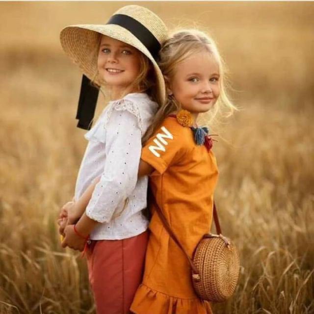 🕊...🤍...🕊..

فـــي ..
قلـب كل إنســــان
..
زهـور تتفتح 
بلطـف ... العبــارة
..
صبـــاح الـورد 🧡🤍..