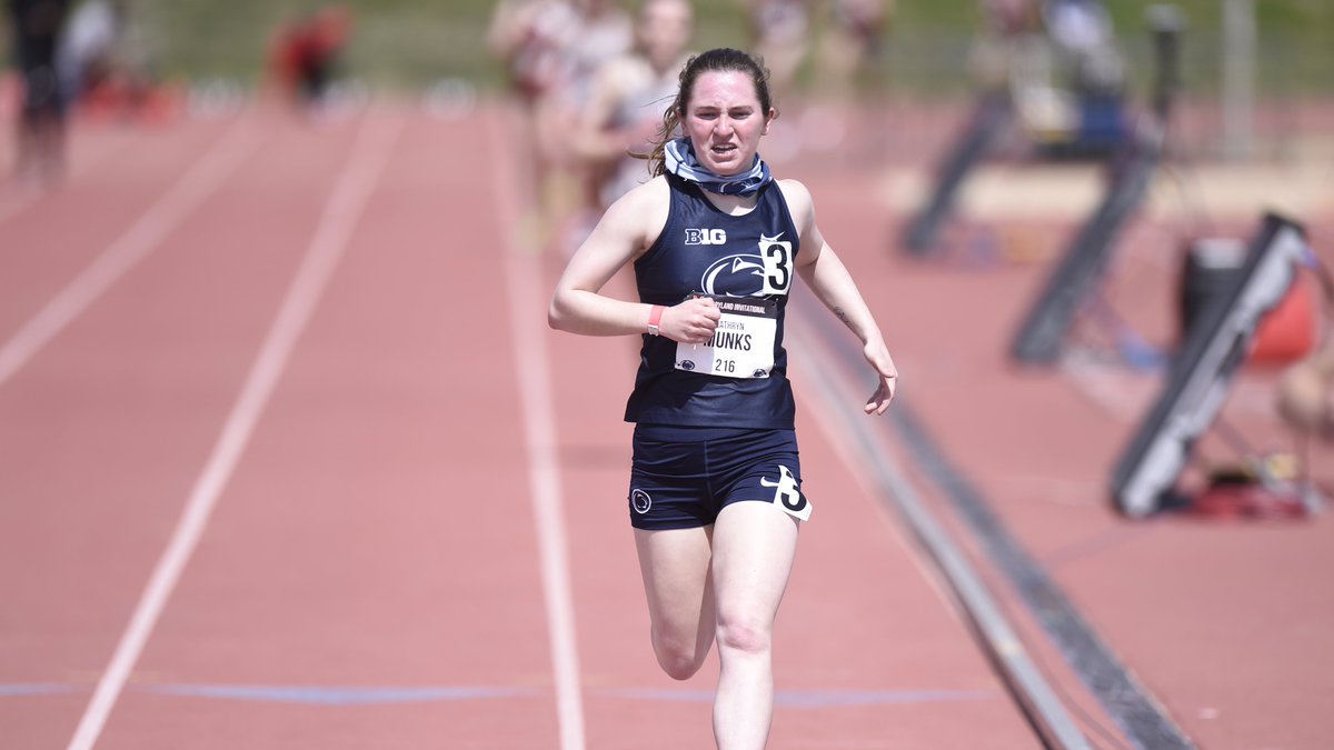 It's a late night victory in the 10k for Kathryn Munks! 

The senior places first with a 33:59.20 #WeAre