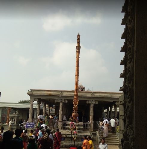 VelpuTemples's tweet photo. Hundreds of years ago there lived a land lord in this town who had hundreds of dairy cows in his farm, Know More legend stories about this temple at https://t.co/eQfbrJiJ69

https://t.co/LEhiKAFNYr

#chennimalaimurugantemple #god #spiritual #hindu #velpu #templesinchennimalai https://t.co/YS3wBGQsnl