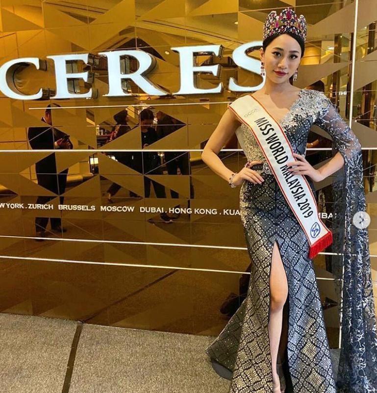 CeresToken's tweet photo. Ceres exclusively sponsors the crown for Miss Universe Malaysia 2016 - 2018 - 2019 
https://t.co/vdz8IOHPUh
The crown value is up to $ 1.1 million
https://t.co/LDVRv7PLpI
CRSTK is being the transaction by the character do at the BVNEX transaction
https://t.co/coy8TSYveA https://t.co/xESUyEN1Cq