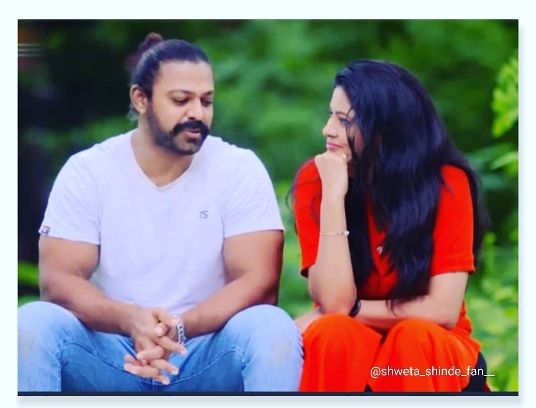 SatamSiddhi's tweet photo. Meri Nighahe Hai Teri Nigaho Pe.. 
Tujhe Khabar Kya Bekhabar! 
#WeWantDoctorDonSeasonTwo 
@Zee_Yuva https://t.co/rBC6ZQ7q53