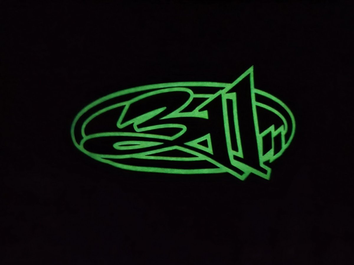 AdrianVee777's tweet image. Props to the @the311store ,this Transistor glow in the dark tshirt is sweeet! ,can't wait to rock this at a  311 concert🤘#311Rocks