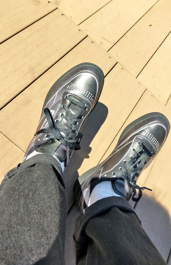 斬々舞 きりきり舞 ギリギリ舞 9月18日歌のお姉さん単行本 V Twitter 届いたその日に靴おろす あるある探検隊 今日の靴情報です