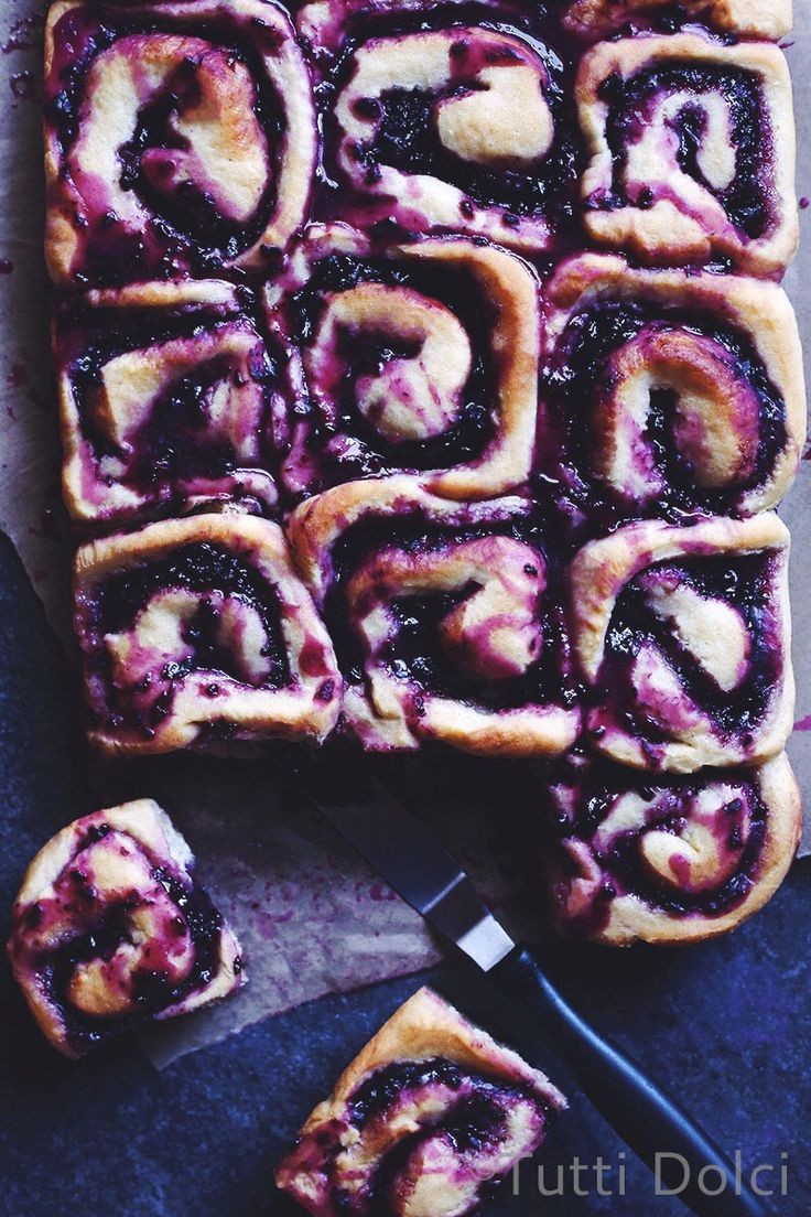 sing t0 me instead - ben pla++berry rolls vs blue cheese