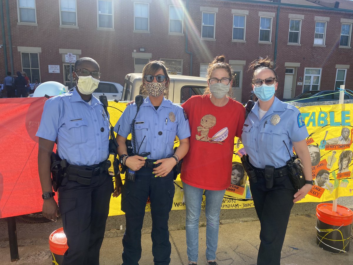 Today <a href="/Confluence_Acad/">Confluence Academies</a> students held their “1st Annual Art Walk Through” in <a href="/ONSLRG/">Old North STL RG</a>. Artwork was displayed along the sidewalks &amp; <a href="/CrownCandy/">Crown Candy Kitchen</a> &amp; <a href="/LaManchaCoffee/">LaManchaCoffeehouse</a> were perfect backdrops for the day. <a href="/SLMPD/">St. Louis, MO Police</a> 4th District officers enjoyed their time with the students &amp; our community.