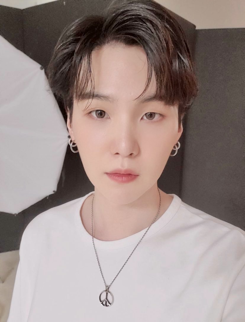 exposed forehead yoongi deserves more attention