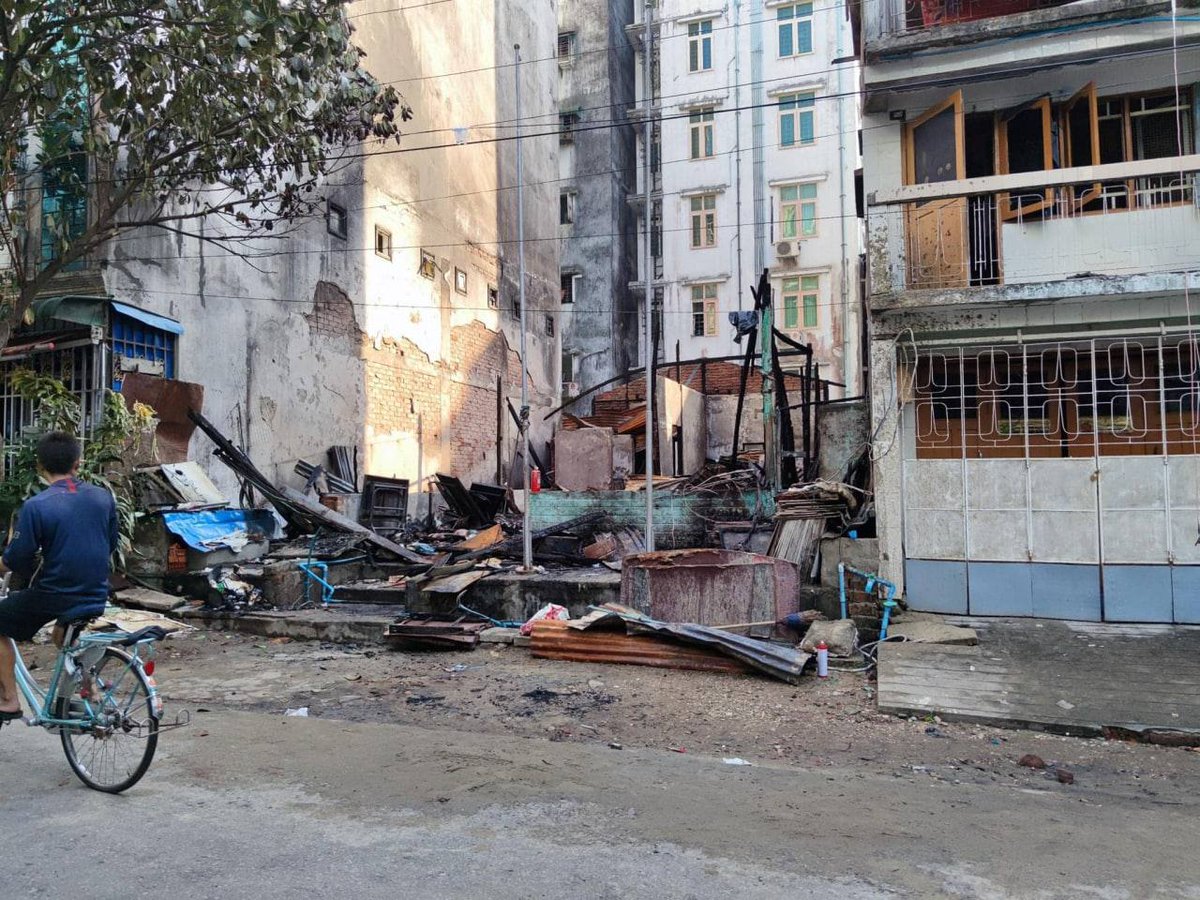 Fire outbreak happened at MyayNi(North) ward administration office in Sanchaung(Yangon) at 2:00AM on Apr10 during curfew time. According to eyewitnesses, terrorists in civilian forms arrived circa 7 PM on Apr 9 night and took some items from the office.
#WhatsHappeningInMyanmar