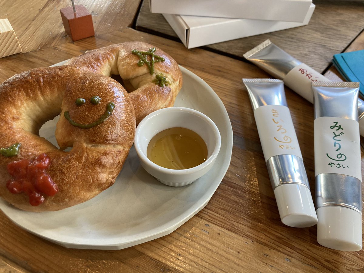 seto_taku's tweet image. 蔵前のホステルNui.でPOPAPとNEO東京夜市主催のPOP-UPイベントに出展。やさいのキャンバス、お披露目。空間が素敵。

#払えどもちりつもる 
#hellopopup 
@POPAP_JP