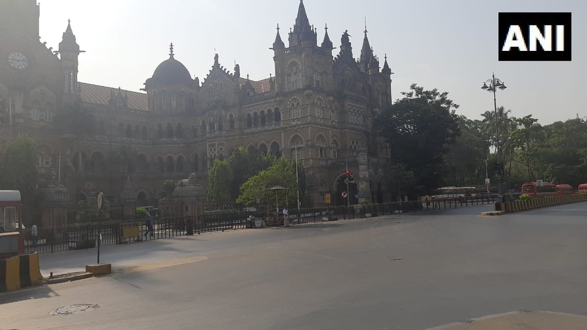 CNBCTV18News's tweet photo. Streets near Chhatrapati Shivaji Maharaj Terminus and headquarters of the Brihanmumbai Municipal Corporation wear a deserted look as weekend lockdown is imposed in the city till 7 am on Monday.

📷: ANI

#maharashtralockdown #WeekendLockdown #COVID19 #secondwave https://t.co/KBGgwkSOP2