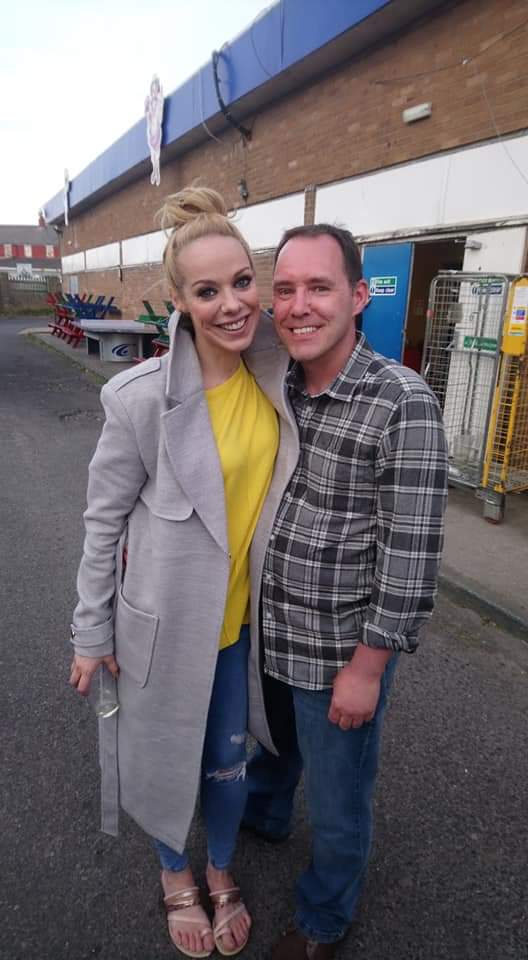 CarlGoddard_'s tweet photo. Welcome to #club40s ๐ @LizMcClarnon Not too bad a place really... ๐ Wishing you a very happy birthday. Looks like you've been having quite a birthday week already! Enjoy your day & I look forward to seeing you again soon. ๐ ๐ โฅ Xx https://t.co/BSW3jG62gS