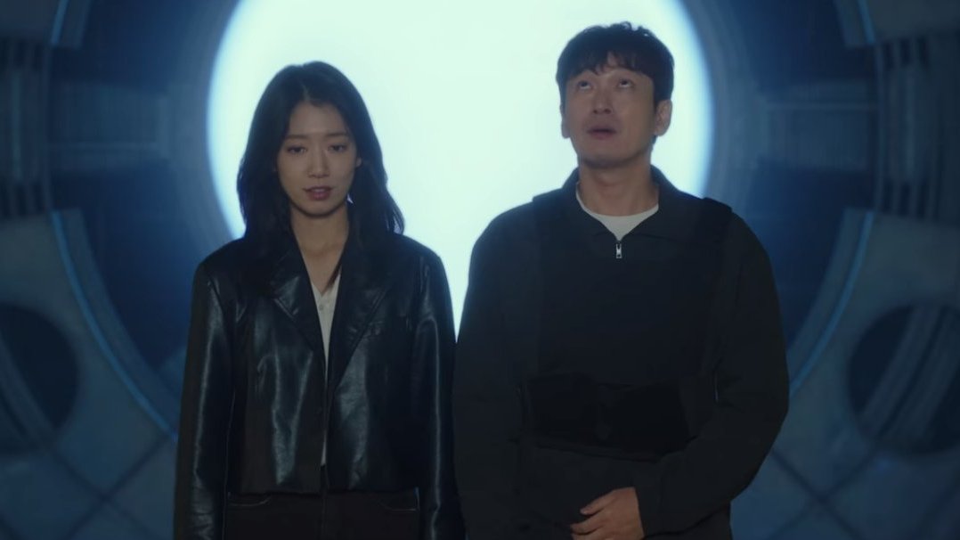 "Even if there's no future,come and find me." Now, it make sense why the title is  #SisyphusTheMyth coz there's no ending at all just loop and it simply show that no matter what they do, there will always be a new cycle w/ same result.   #ParkShinHye #ChoSeungWoo