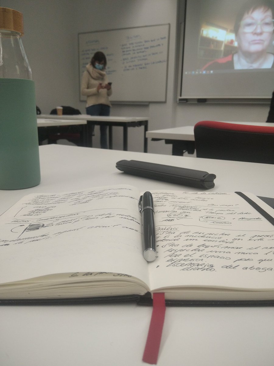 polmiq's tweet photo. Avui al màster de Mediació Professional hem treballat la medició en consum. Una gran alternativa per resoldre problemes quotidians. #upf #mediacionupf #consum @ConsumDiba @consumcat https://t.co/7D7sFiHIjY