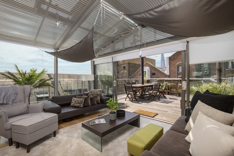CourageYard's tweet photo. 🏡 Home of the Month 🏡
This gorgeous apartment was nominated by @Cluttons as #April’s #HomeoftheMonth.
Take a look 👉 https://t.co/zLbLwAh33h
#Bermondsey #ShadThames #Se1 #TowerBridge #LondonBridge #Southwark #Apartmenthunt #LondonHomes #ResidentialProperty #CourageYard https://t.co/yttr2tTBfB