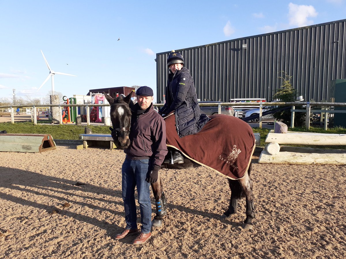 Sed_Equestrian's tweet photo. Scarlett rode a very impressive 90 JWS round on the fabulous Blueberry to finish 3rd individually against some tough competition #nationalqualification & help the team finish 2nd ##topcoaching @MichaelIHolden #dedicateddad https://t.co/UBNpElm8Mk