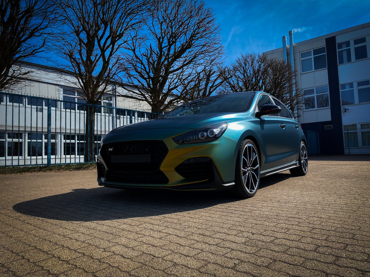 Hyundai foliert in Avery Dennison Fresh Spring Satin.
#tripleschicht #autofolierung #carwrapping #hamburg