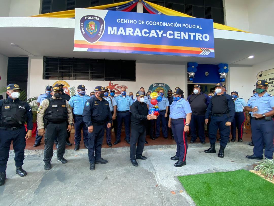 ESNOTICIASVENE1's tweet photo. Gobernador de Aragua inauguró Centro de Coordinación Policial #Maracay #Aragua #avenezuela https://t.co/sLNAiaoDnD