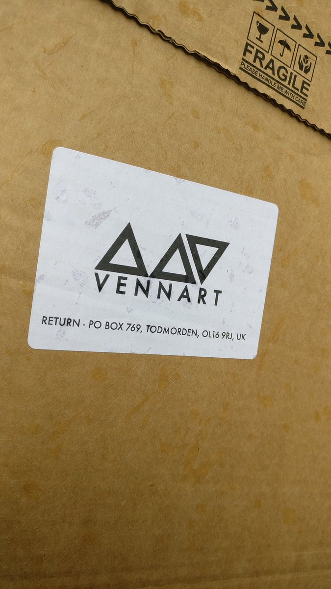 It's raining, but it's a happy day today.
Can't wait to get back home to open this and to listen to In The Dead, Dead Wood by @Vennart