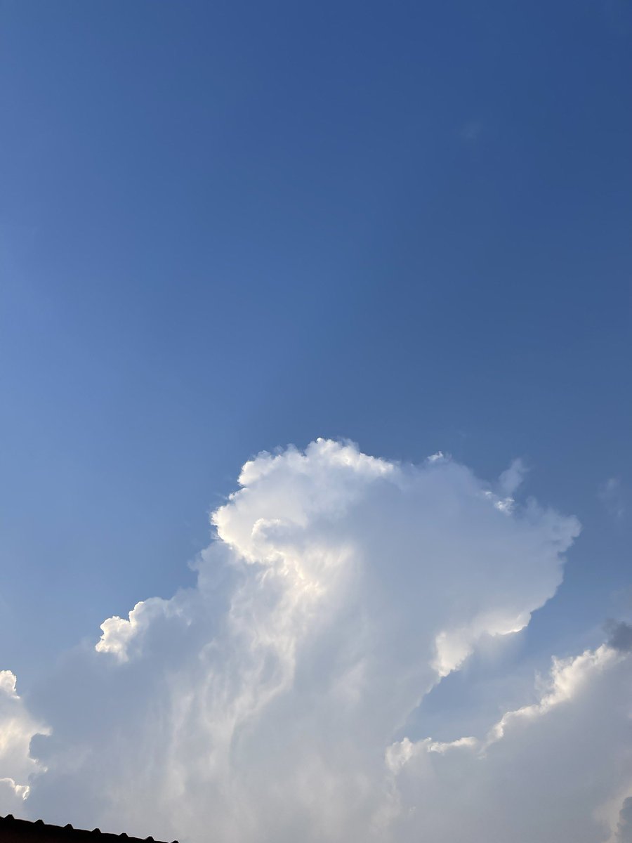UtlfT's tweet photo. ⛅️ https://t.co/4fT1yrXNEw