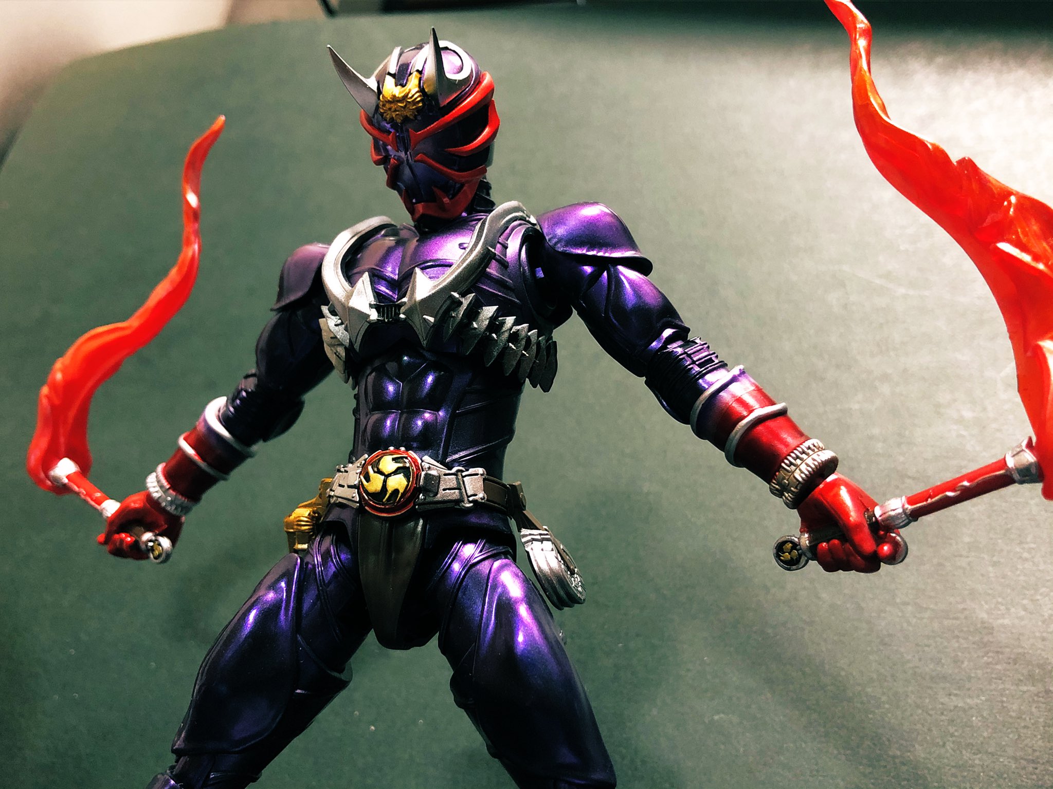 龍双xx 趣味垢 全身 パール塗装初で コンパウンド磨きも初 響鬼はマジョーラカラーなんでそれも考えたんですが クレオスのクリスタルカラー アメジストパープルが異常に良い色だったのでこちらで T Co Q13e3pd74h Twitter